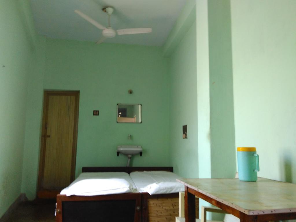 Hotel Ganesh Lodge Kanyakumari Habitación foto